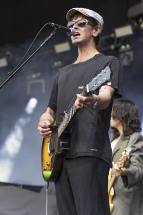 Bar Italia perform at Halifax Piece Hall Sam Fenton of Bar Italia performs at Piece Hall, Halifax, England, 20th June 2026, Credit:Mike Gray MIKE GRAY - B4227 Avalon  Copyright: xMikexGrayx xMIKExGRAYx-xB4227x xAvalonx 1111529144