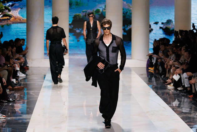 News - Dolce&Gabbana - Runway - Milan Fashion Week - Menswear Spring Summer 2027 MILAN, ITALY - JUNE 20, 2026: Models walk the runway during the Dolce&amp;Gabbana Men s Spring Summer 2027 collection fashion show as part of Milan Fashion Week Menswear in Milan, Italy. Photo: Cinzia Camela. Milan Metropol Italy Copyright: xCinziaxCamelax xLiveMediax LPN_2529275