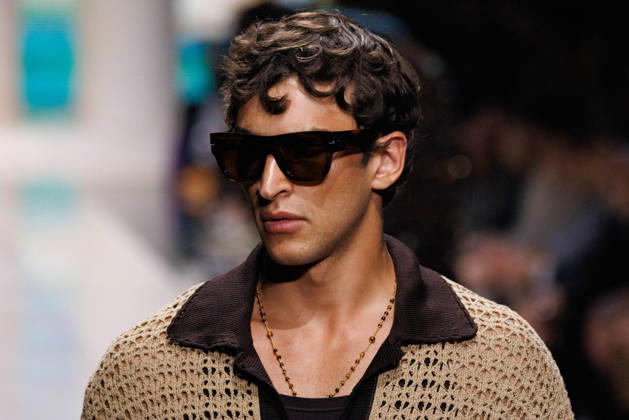 News - Dolce&Gabbana - Runway - Milan Fashion Week - Menswear Spring Summer 2027 MILAN, ITALY - JUNE 20, 2026: A model walks the runway during the Dolce&amp;Gabbana Men s Spring Summer 2027 collection fashion show as part of Milan Fashion Week Menswear in Milan, Italy. Photo: Cinzia Camela. Milan Metropol Italy Copyright: xCinziaxCamelax xLiveMediax LPN_2529334