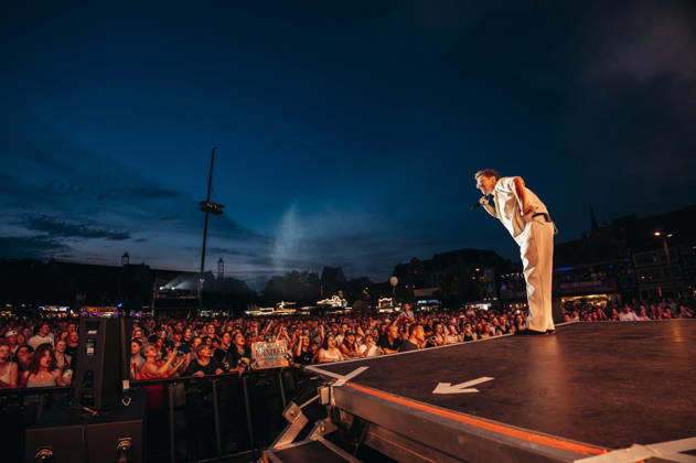 Kamrad live beim 49. Krämerbrückenfest auf dem Domplatz. Erfurt, 19.06.2026