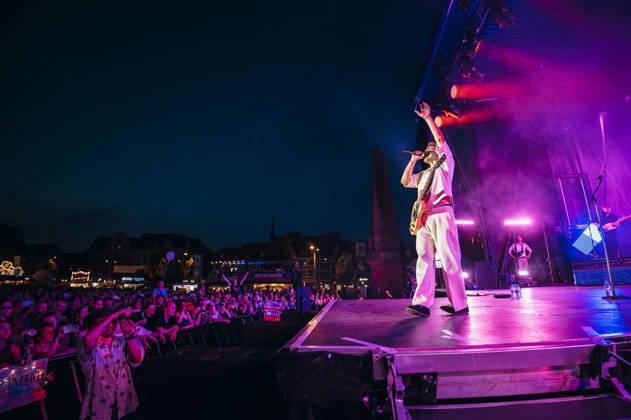 Kamrad live beim 49. Krämerbrückenfest auf dem Domplatz. Erfurt, 19.06.2026