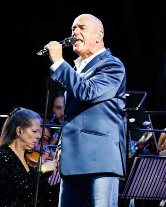 Peter Cox of Go West performing live at the 80s Classical Show at the Hampton Court Palace Festival, London, UK on 20th June 2026 Peter Cox of Go West performing live at the 80s Classical Show at the Hampton Court Palace Festival, London, UK on 20th June 2026, Credit:Manuela Langotsch Avalon United Kingdom, London, Hampton Court Palace Festival  Copyright: xManuelaxLangotschx xAvalonx 1111609749
