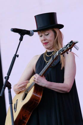 June 21, 2026, Newport, United Kingdom: American singer-songwriter Suzanne Nadine Vega known professionally as Suzanne Vega performing live at the Isle of Wight festival. Newport United Kingdom - ZUMAs197 20260621_aaa_s197_031 Copyright: xDawnxFletcher-Parkx