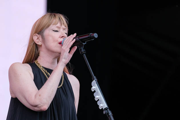 June 21, 2026, Newport, United Kingdom: American singer-songwriter Suzanne Nadine Vega known professionally as Suzanne Vega performing live at the Isle of Wight festival. Newport United Kingdom - ZUMAs197 20260621_aaa_s197_033 Copyright: xDawnxFletcher-Parkx