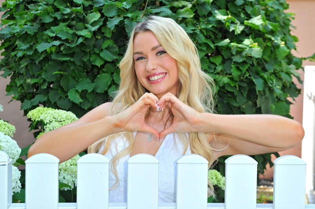 ZDF - Fernsehgarten. Sängerin Aileen Sager während der ZDF - Unterhaltungsshow Fernsehgarten am 21.06.2026 in Mainz. 20260621MWI129494