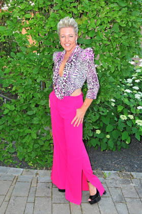 ZDF - Fernsehgarten. Sängerin Alexandra Hofmann ( Alexandra Geiger ) während der ZDF - Unterhaltungsshow Fernsehgarten am 21.06.2026 in Mainz. 20260621MWI129586