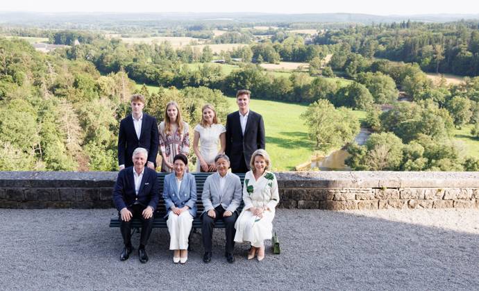 State Visit Of The Emperor And The Empress Of Japan to Belgium (First Row) King Philippe - Filip of Belgium, Japanese Empress Masako, Japanese Emperor Naruhito, Queen Mathilde of Belgium, (Second Row) Prince Emmanuel, Princess Eleonore, Crown Princess Elisabeth and Prince Gabriel pose for photographers during the family picture at the Royal Domain of Ciergnon during the official state visit of the Japanese Emperor and Empress to Belgium, on Sunday 21 June 2026, in Ciergnon. The Emperor and Empress of Japan visit Belgium from June 20-25. BELGA PHOTO POOL BENOIT DOPPAGNE Houyet Belgium  Copyright: xPoolxBenoitxDoppagnex
