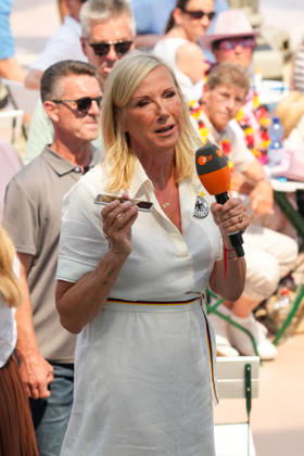 ZDF-Fernsehgarten 2026. Andrea (Kiwi) Kiewel im ZDF Fernsehgarten mit dem Motto Discofox am 21.06.2026 in Mainz. Mainz ZDF Fernsehgarten Rheinland-Pfalz