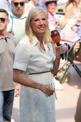 ZDF-Fernsehgarten 2026. Andrea (Kiwi) Kiewel im ZDF Fernsehgarten mit dem Motto Discofox am 21.06.2026 in Mainz. Mainz ZDF Fernsehgarten Rheinland-Pfalz