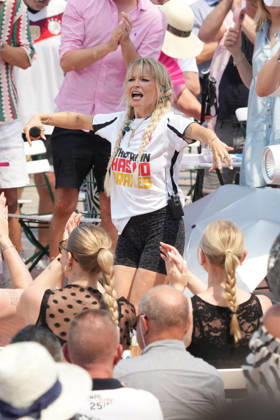 ZDF-Fernsehgarten 2026. Lorenz Büffel, Mia Julia und Malle Anja im ZDF Fernsehgarten mit dem Motto Discofox am 21.06.2026 in Mainz. Mainz ZDF Fernsehgarten Rheinland-Pfalz