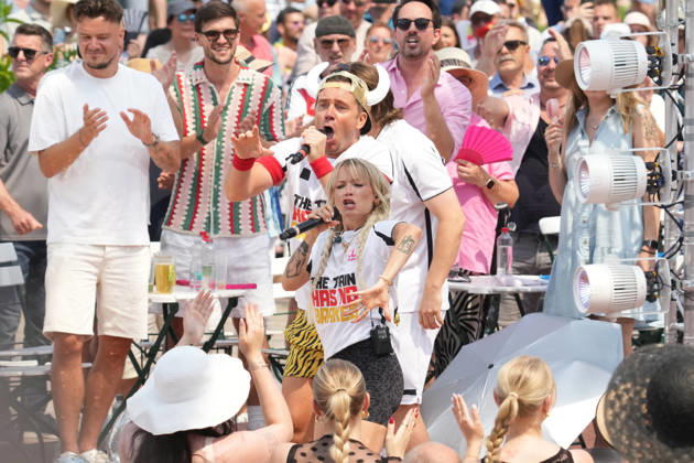 ZDF-Fernsehgarten 2026. Lorenz Büffel, Mia Julia und Malle Anja im ZDF Fernsehgarten mit dem Motto Discofox am 21.06.2026 in Mainz. Mainz ZDF Fernsehgarten Rheinland-Pfalz