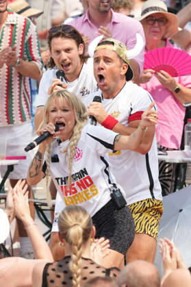ZDF-Fernsehgarten 2026. Lorenz Büffel, Mia Julia und Malle Anja im ZDF Fernsehgarten mit dem Motto Discofox am 21.06.2026 in Mainz. Mainz ZDF Fernsehgarten Rheinland-Pfalz
