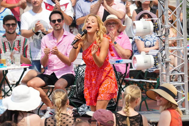 ZDF-Fernsehgarten 2026. Stefanie Hertel im ZDF Fernsehgarten mit dem Motto Discofox am 21.06.2026 in Mainz. Mainz ZDF Fernsehgarten Rheinland-Pfalz