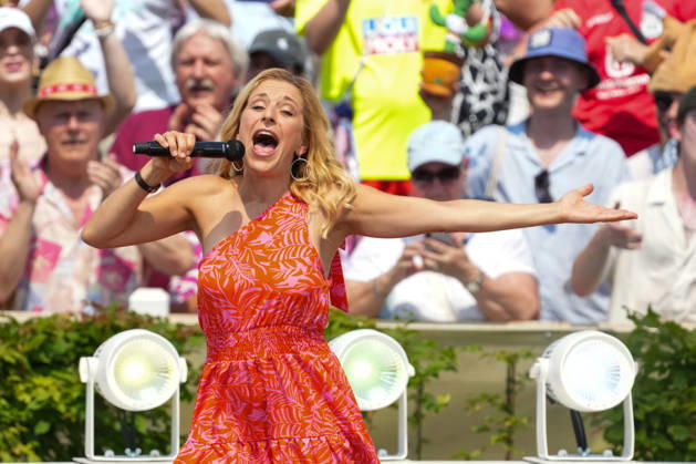 ZDF-Fernsehgarten 2026. Stefanie Hertel im ZDF Fernsehgarten mit dem Motto Discofox am 21.06.2026 in Mainz. Mainz ZDF Fernsehgarten Rheinland-Pfalz