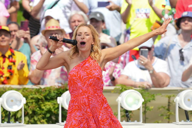 ZDF-Fernsehgarten 2026. Stefanie Hertel im ZDF Fernsehgarten mit dem Motto Discofox am 21.06.2026 in Mainz. Mainz ZDF Fernsehgarten Rheinland-Pfalz