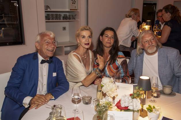 ABB BURDA- Joe Groebel, Grit Weis, Doreen Kessler und Frank Kessler zu Gast auf der Aftershow Party bei dem Felix Burda Award in der KAXICA am Brandenburger Tor am 21.06.2026 in Berlin Berlin Deutschland