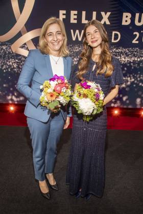 ABB BURDA- Bundesministerin fuer Gesundheit Nina Warken (CDU). und Ronja Fleckenstein zu Gast auf der Aftershow Party bei dem Felix Burda Award in der KAXICA am Brandenburger Tor am 21.06.2026 in Berlin Berlin Deutschland