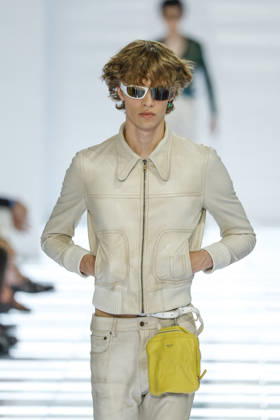 Runway at the Prada fashion show during Milan Fashion Week Menswear Spring Summer 2027 on June 21, 2026, in Milan, Italy Bestimage Milan France,detected_source_language  Copyright: xAgencex xBestimagexAgencex xBestimagex