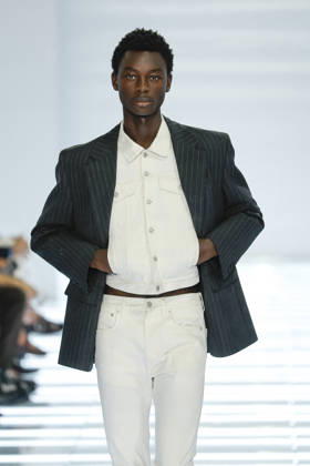Runway at the Prada fashion show during Milan Fashion Week Menswear Spring Summer 2027 on June 21, 2026, in Milan, Italy Bestimage Milan France,detected_source_language  Copyright: xAgencex xBestimagexAgencex xBestimagex