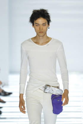 Runway at the Prada fashion show during Milan Fashion Week Menswear Spring Summer 2027 on June 21, 2026, in Milan, Italy Bestimage Milan France,detected_source_language  Copyright: xAgencex xBestimagexAgencex xBestimagex