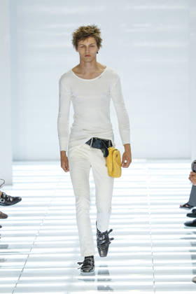 Runway at the Prada fashion show during Milan Fashion Week Menswear Spring Summer 2027 on June 21, 2026, in Milan, Italy Bestimage Milan France,detected_source_language  Copyright: xAgencex xBestimagexAgencex xBestimagex