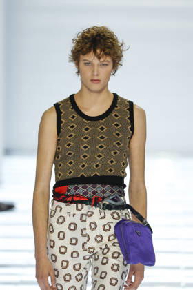 Runway at the Prada fashion show during Milan Fashion Week Menswear Spring Summer 2027 on June 21, 2026, in Milan, Italy Bestimage Milan France,detected_source_language  Copyright: xAgencex xBestimagexAgencex xBestimagex