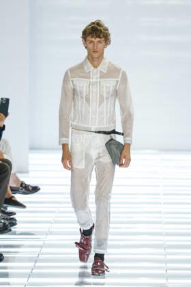 Runway at the Prada fashion show during Milan Fashion Week Menswear Spring Summer 2027 on June 21, 2026, in Milan, Italy Bestimage Milan France,detected_source_language  Copyright: xAgencex xBestimagexAgencex xBestimagex