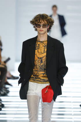 Runway at the Prada fashion show during Milan Fashion Week Menswear Spring Summer 2027 on June 21, 2026, in Milan, Italy Bestimage Milan France,detected_source_language  Copyright: xAgencex xBestimagexAgencex xBestimagex