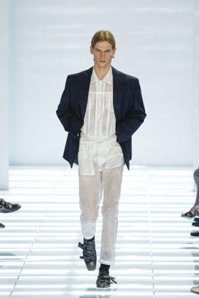 Runway at the Prada fashion show during Milan Fashion Week Menswear Spring Summer 2027 on June 21, 2026, in Milan, Italy Bestimage Milan France,detected_source_language  Copyright: xAgencex xBestimagexAgencex xBestimagex