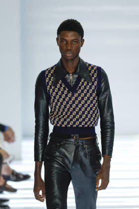 Runway at the Prada fashion show during Milan Fashion Week Menswear Spring Summer 2027 on June 21, 2026, in Milan, Italy Bestimage Milan France,detected_source_language  Copyright: xAgencex xBestimagexAgencex xBestimagex
