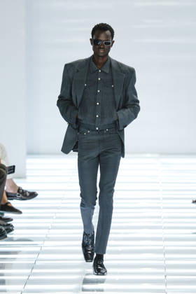 Runway at the Prada fashion show during Milan Fashion Week Menswear Spring Summer 2027 on June 21, 2026, in Milan, Italy Bestimage Milan France,detected_source_language  Copyright: xAgencex xBestimagexAgencex xBestimagex