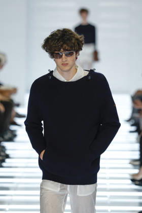 Runway at the Prada fashion show during Milan Fashion Week Menswear Spring Summer 2027 on June 21, 2026, in Milan, Italy Bestimage Milan France,detected_source_language  Copyright: xAgencex xBestimagexAgencex xBestimagex