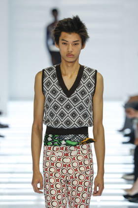 Runway at the Prada fashion show during Milan Fashion Week Menswear Spring Summer 2027 on June 21, 2026, in Milan, Italy Bestimage Milan France,detected_source_language  Copyright: xAgencex xBestimagexAgencex xBestimagex