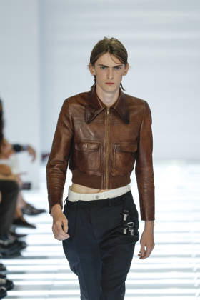 Runway at the Prada fashion show during Milan Fashion Week Menswear Spring Summer 2027 on June 21, 2026, in Milan, Italy Bestimage Milan France,detected_source_language  Copyright: xAgencex xBestimagexAgencex xBestimagex