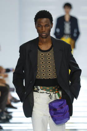 Runway at the Prada fashion show during Milan Fashion Week Menswear Spring Summer 2027 on June 21, 2026, in Milan, Italy Bestimage Milan France,detected_source_language  Copyright: xAgencex xBestimagexAgencex xBestimagex