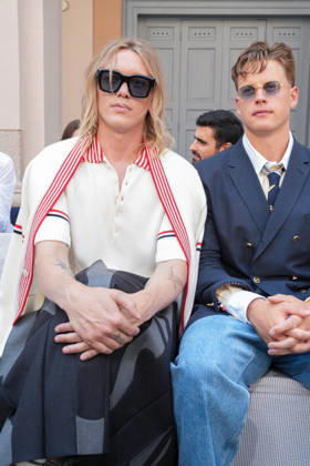 IPA85941624 - Milan, Milan Men™s Fashion Week Spring Summer 2027 - Men™s Fashion, Spring Summer 2027 - Thom Browne fashion show - front row Pictured: Jamie Campbell Bower and Joe Burrow  Copyright: xRiccardoxGIordanox xRiccardoxGiordanox 85941624