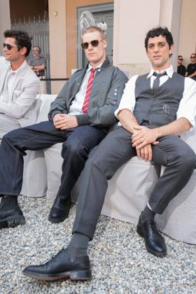 IPA85941683 - Milan, Milan Men™s Fashion Week Spring Summer 2027 - Men™s Fashion, Spring Summer 2027 - Thom Browne fashion show - front row Pictured: guest and Bresch  Copyright: xRiccardoxGIordanox xRiccardoxGiordanox 85941683