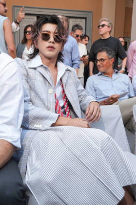 IPA85941877 - Milan, Milan Men™s Fashion Week Spring Summer 2027 - Men™s Fashion, Spring Summer 2027 - Thom Browne fashion show - front row Pictured: Cai Xukun  Copyright: xRiccardoxGIordanox xRiccardoxGiordanox 85941877