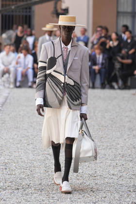 IPA85942159 - Milan, Milan Men™s Fashion Week Spring Summer 2027 - Men™s Fashion, Spring Summer 2027 - Thom Browne fashion show - runway in the photo: Model  Copyright: xRiccardoxGIordanox xRiccardoxGiordanox 85942159