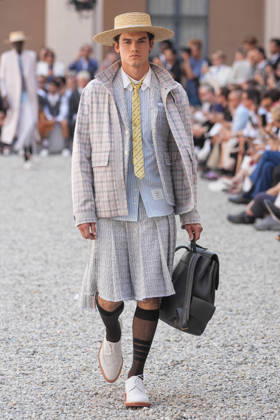 IPA85942209 - Milan, Milan Men™s Fashion Week Spring Summer 2027 - Men™s Fashion, Spring Summer 2027 - Thom Browne fashion show - runway in the photo: Model  Copyright: xRiccardoxGIordanox xRiccardoxGiordanox 85942209