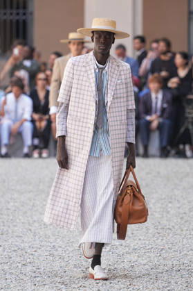 IPA85942215 - Milan, Milan Men™s Fashion Week Spring Summer 2027 - Men™s Fashion, Spring Summer 2027 - Thom Browne fashion show - runway in the photo: Model  Copyright: xRiccardoxGIordanox xRiccardoxGiordanox 85942215