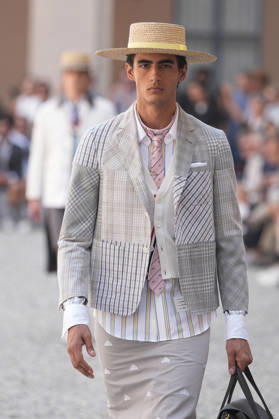 IPA85942179 - Milan, Milan Men™s Fashion Week Spring Summer 2027 - Men™s Fashion, Spring Summer 2027 - Thom Browne fashion show - runway in the photo: Model  Copyright: xRiccardoxGIordanox xRiccardoxGiordanox 85942179