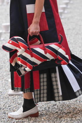 IPA85942254 - Milan, Milan Men™s Fashion Week Spring Summer 2027 - Men™s Fashion, Spring Summer 2027 - Thom Browne fashion show - runway in the photo: Model  Copyright: xRiccardoxGIordanox xRiccardoxGiordanox 85942254