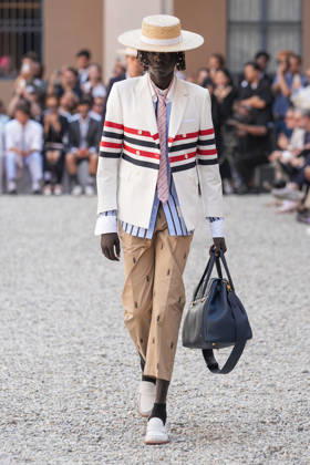 IPA85942257 - Milan, Milan Men™s Fashion Week Spring Summer 2027 - Men™s Fashion, Spring Summer 2027 - Thom Browne fashion show - runway in the photo: Model  Copyright: xRiccardoxGIordanox xRiccardoxGiordanox 85942257