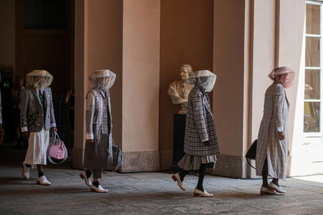 IPA85942325 - Milan, Milan Men™s Fashion Week Spring Summer 2027 - Men™s Fashion, Spring Summer 2027 - Thom Browne fashion show - runway in the photo: Model  Copyright: xRiccardoxGIordanox xRiccardoxGiordanox 85942325