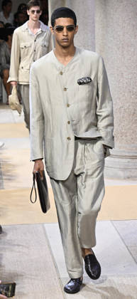 June 22, 2026, Milan, Italy: A model presents a creation by Italian fashion house Giorgio Armani for the Men s Spring Summer 2027 collection during the Milan Fashion Week in Milan, Italy, 22 June 2026. Milan Fashion Week runs from 19 to 23 June 2026. ANSA DANIEL DAL ZENNARO Milan Italy  - ZUMAa110 20260622_zaf_a110_022 Copyright: xDanielxDalxZennarox