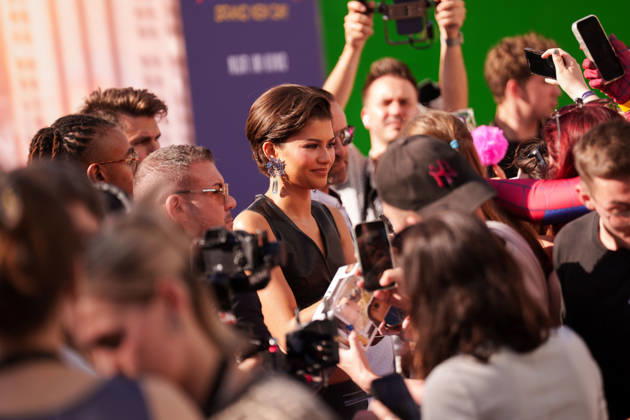 Zendaya beim Fanevent zum neuen Marvel Spider-Man Film, Spider-Man: Brand New Day 22.06.2026, Promis, Film, Berlin, Zendaya beim Fanevent zum neuen Marvel Spider-Man Film, Spider-Man: Brand New Day Zendaya gibt Autogramme für ihre Fans, Zendaya is writing autographs for her fans Berlin Berlin Berlin Deutschland Copyright: xJamesxZabelx