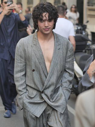 IPA85951750 - Milan, Milan Men s Fashion Week: Spring Summer 2026 2027 - Men s Fashion, Spring Summer 2026 — Armani fashion show; pictured: Conan Gray  Copyright: xLucaxPontix xLucaPonti IpaAgencyx 85951750