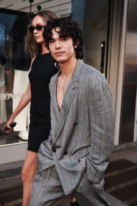 IPA85954272 - Milan, Milan Fashion Week Menswear Spring Summer 2027 - Men s Fashion, Spring Summer 2027 - Giorgio Armani Fashion Show - Guests arriving. Pictured: Conan Gray (American singer)  Copyright: xAlessandroxBremecx xx 85954272