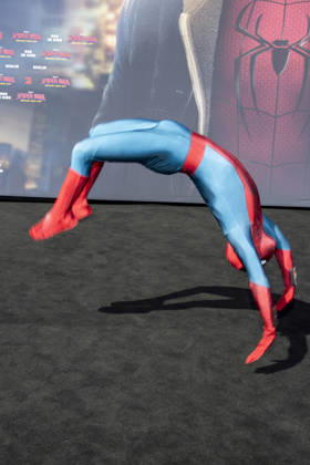 ABB SPIDERMANN- Spider Man zu Gast auf dem schwarzen Teppich beim German Fan Event for Spider-Man Brand New Day am Uber Platz am 22.96.2026 in Berlin Berlin Deutschland